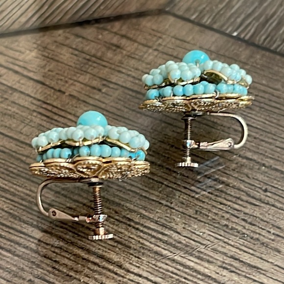 Vintage Japan Blue Flower Seed Bead Screw Back Clip Earrings - Picture 2 of 14